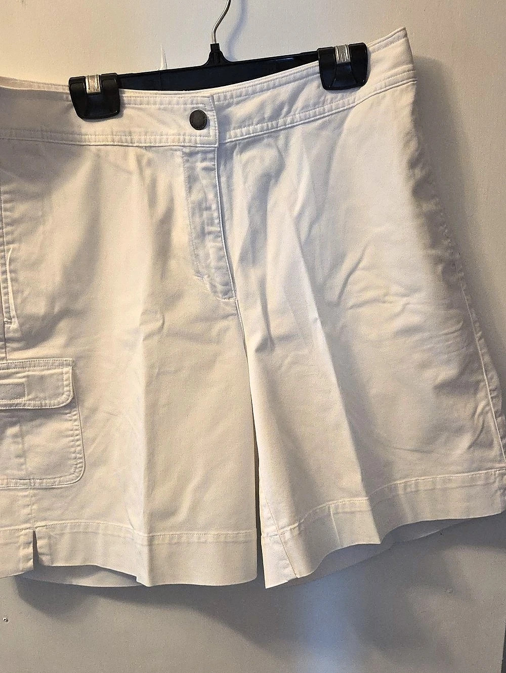 Liz Claiborne Cargo Shorts in White Size 12
